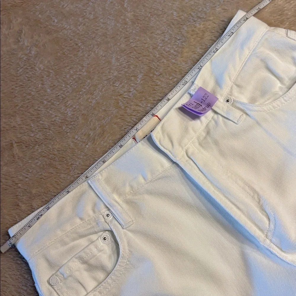 ALICE + OLIVIA Cay Cargo Jean - Picture 12 of 16